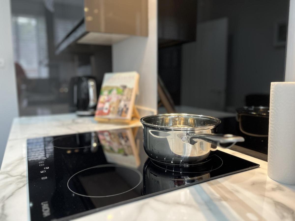 Modern 3-Bed Stay-Away-Home Sleeps 6 Nr Manchester Bagian luar foto