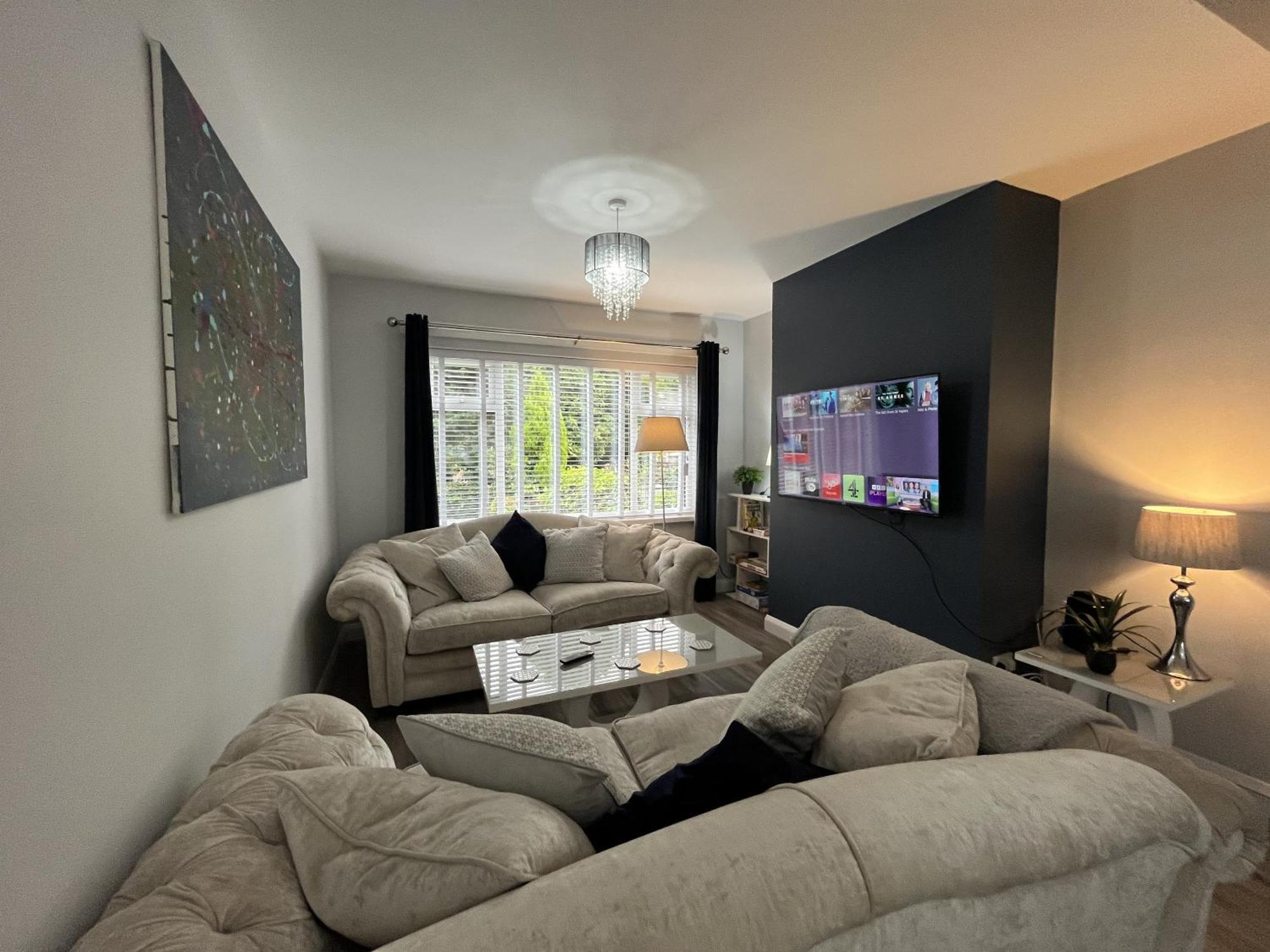 Modern 3-Bed Stay-Away-Home Sleeps 6 Nr Manchester Bagian luar foto