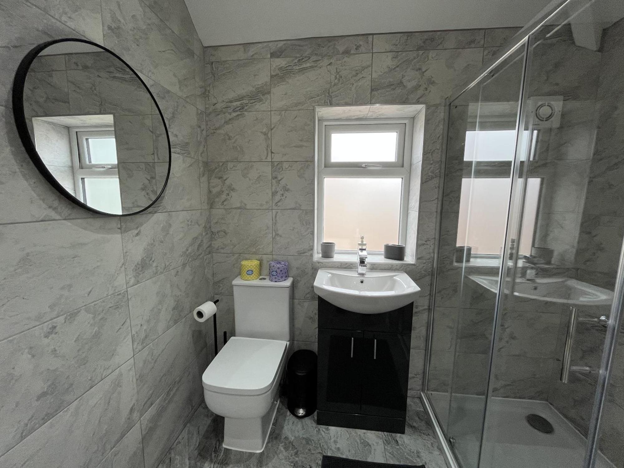 Modern 3-Bed Stay-Away-Home Sleeps 6 Nr Manchester Bagian luar foto
